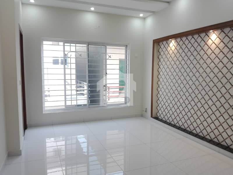 Stunning 1633 Square Yards House In G-6/3 Available Stunning 1633 Square Yards House In G-6/3 Available