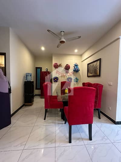 3 Bed Lounge With Roof