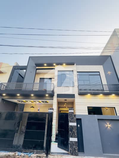 بنی گالہ اسلام آباد میں 5 کمروں کا 10 مرلہ مکان 4.2 کروڑ میں برائے فروخت۔