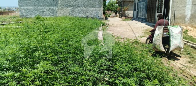 Spacious Prime Location 6 Marla Residential Plot Available For sale In Girja Road