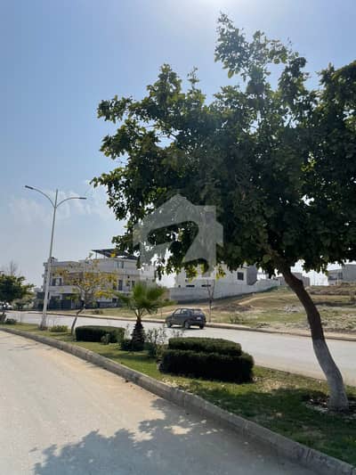 7 Marla Ready to Construct plot Available in T Block Of Gulberg Residencia