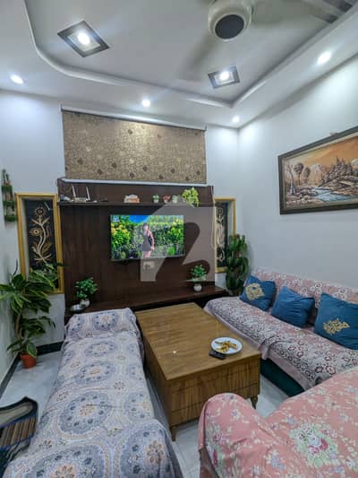 5 MARLA SLIGHTLY USE HOUSE AVAILABLE FOR SALE 5 MARLA SLIGHTLY USE HOUSE AVAILABLE FOR SALE