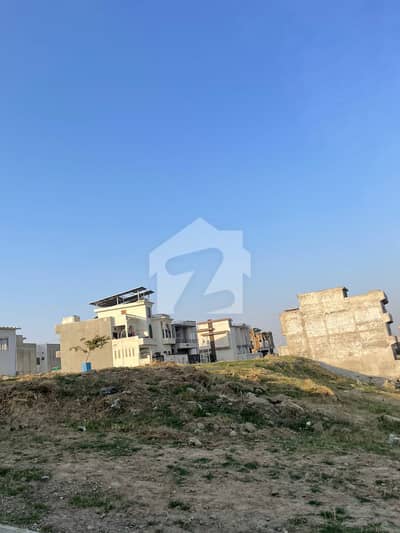 5 Marla Near To Posesion Plot Available For Sale in C Block of Gulberg Greens 5 Marla Near To Posesion Plot Available For Sale in C Block of Gulberg Greens