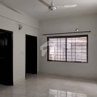 10 MARLA 3 BEDROOM APARTMENT AVAILABLE FOR SALE