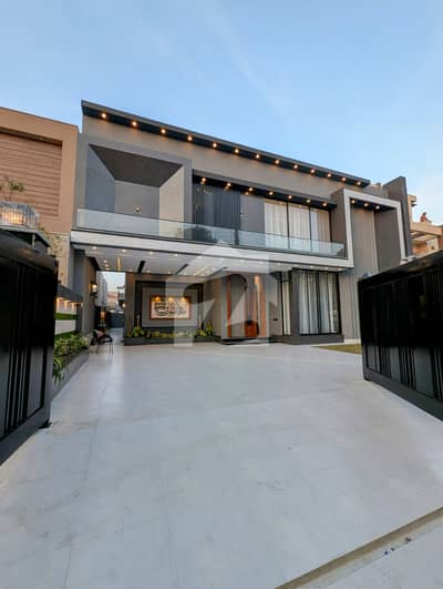 Valencia One Kanal Ultra Modern Luxurious House For Sale