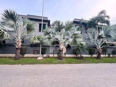1 KANAL VERY CHEAP PRICE RESIDENTIAL HOUSE FOR SALE IN DHA PHASE 5 BLOCK J.