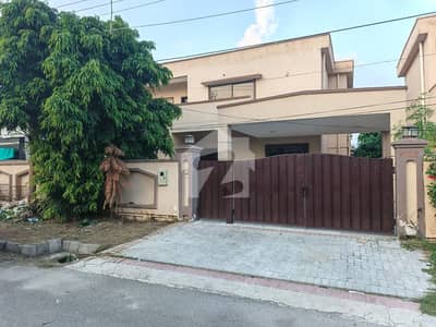20 MARLA HOUSE IN GULBERG -3, DOUBLE STORY,