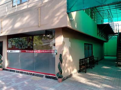 گلبرگ لاہور میں 5 کمروں کا 1 کنال عمارت 18.0 کروڑ میں برائے فروخت۔