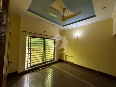 Abubkar Blok 7 Marla full house  with gas good condition