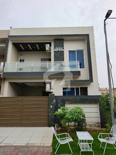 6.50 Marla Duble Storey Beautiful Luxury Hose For Rent