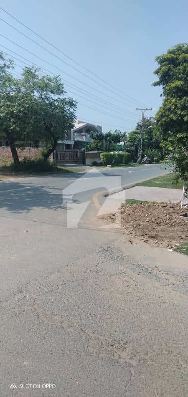 ڈی ایچ اے فیز 8 ڈی ایچ اے ڈیفینس,لاہور میں 3 کنال رہائشی پلاٹ 17.99 کروڑ میں برائے فروخت۔ ڈی ایچ اے فیز 8 ڈی ایچ اے ڈیفینس,لاہور میں 3 کنال رہائشی پلاٹ 17.99 کروڑ میں برائے فروخت۔