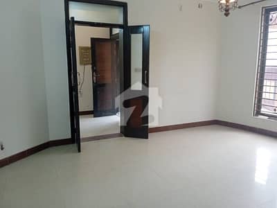 Upper Portion For Rent Ground Portion Locked