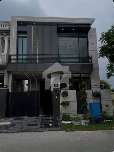STUNNING 5 MARLA 3 BEDROOM HOUSE FOR SALE IN DHA 9 TOWN - IDEAL RESIDENTIAL PROPERTY