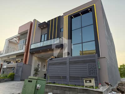 8 Marla ( 30*60 In Block E ) Sun Face House + Near By Markaz.