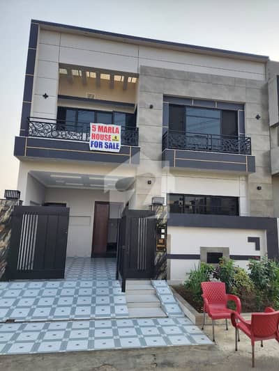 5 Marla Park Facing Ultra Luxury House For Sale