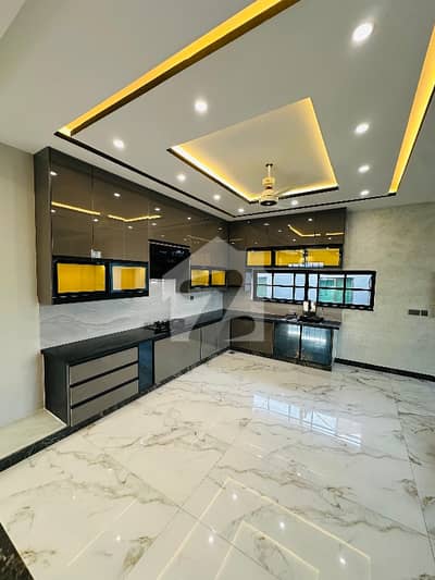 5.5 MARLA CORNER BRAND NEW HOUSE FOR SALE NASHEMAN IQBAL PHASE 2 COLLEGE ROAD LAHORE