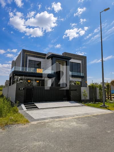 Corner Onwer Build Luxury House | Proper Double Unit | Near Park, Masjid & Commercial