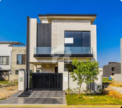 STUNNING 5 MARLA 3 BEDROOM HOUSE FOR SALE IN DHA 9 TOWN - IDEAL RESIDENTIAL PROPERTY