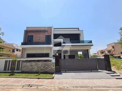 ڈی ایچ اے ڈیفینس فیز 2 ڈی ایچ اے ڈیفینس,اسلام آباد میں 5 کمروں کا 1 کنال مکان 12.8 کروڑ میں برائے فروخت۔ ڈی ایچ اے ڈیفینس فیز 2 ڈی ایچ اے ڈیفینس,اسلام آباد میں 5 کمروں کا 1 کنال مکان 12.8 کروڑ میں برائے فروخت۔