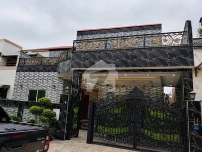 Fully Renovated 12 Marla House for Rent in Askari 10 Lahore