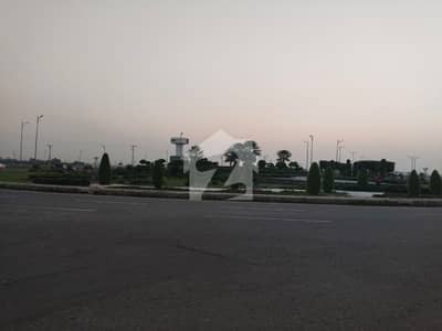 ڈی ایچ اے فیز 7 - بلاک یو ڈی ایچ اے فیز 7,ڈی ایچ اے ڈیفینس,لاہور میں 1 کنال رہائشی پلاٹ 3.5 کروڑ میں برائے فروخت۔