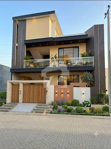 House In Hansa Society Sized 240 Square Yards Is Available House In Hansa Society Sized 240 Square Yards Is Available