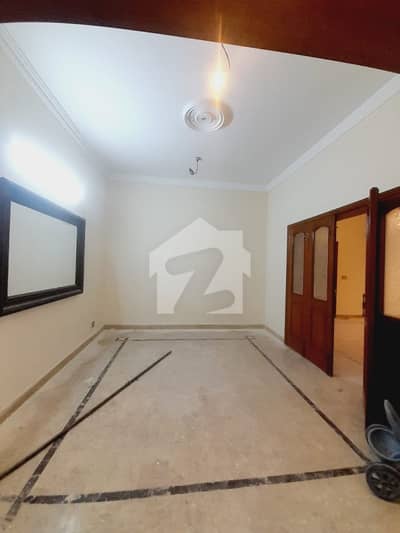 DHA phase 1 commercial floor for rent prime location best for IT office or any corporate office plz contect 03241498384