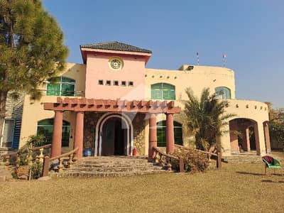بنی گالہ اسلام آباد میں 6 کمروں کا 4 کنال فارم ہاؤس 7.0 کروڑ میں برائے فروخت۔