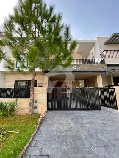 Bahria Enclave Sector C-2 10 Marla Desginer House A Grade House For Sale