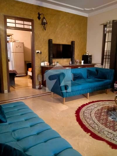 گلستانِ جوہر کراچی میں 8 مرلہ Studio مکان 5.7 کروڑ میں برائے فروخت۔