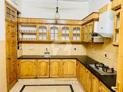 35/70 (10 Marla) Ground portion avaible for rent in G13