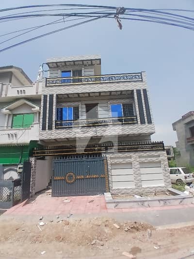 آئی ۔ 14 اسلام آباد میں 5 کمروں کا 6 مرلہ مکان 3.2 کروڑ میں برائے فروخت۔