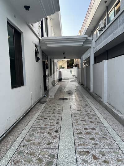 Beautiful House For Rent In F-11/3