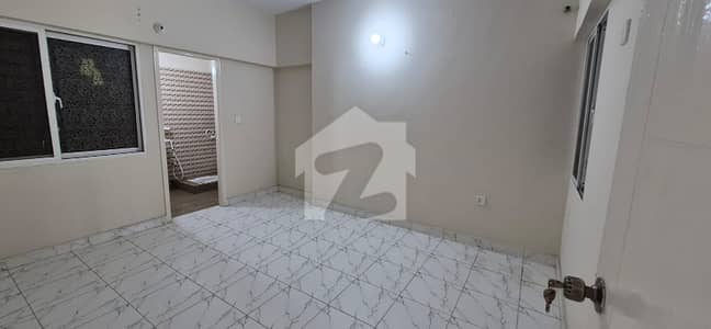 A One Comford Gulshan Iqbal Block 11 2 Bed DD 4th Floor Boundary Wall Project  Maintained (No Lift) Rent Demand 40000 *Code(16859)*