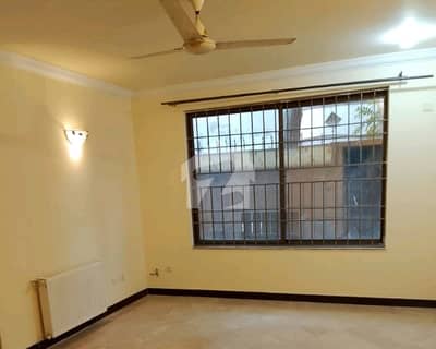 Upper Portion Of 10 Marla Available In E-11