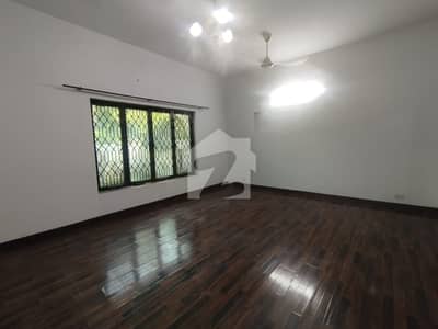 Beautiful House Of 1 Kanal 4 Bedrooms Available For Rent In Askari-9