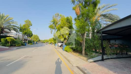 22 Marla 3-Storey Full House For Rent 22 Marla 3-Storey Full House For Rent