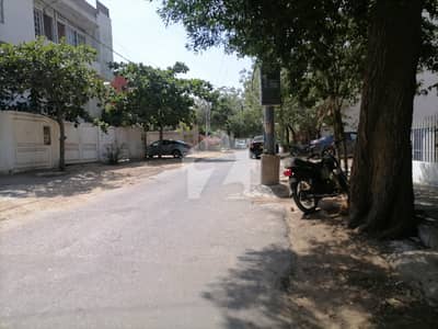 کے ڈی اے آفیسرز سوسائٹی گلشنِ اقبال ٹاؤن,کراچی میں 8 کمروں کا 1 کنال مکان 42.0 کروڑ میں برائے فروخت۔ کے ڈی اے آفیسرز سوسائٹی گلشنِ اقبال ٹاؤن,کراچی میں 8 کمروں کا 1 کنال مکان 42.0 کروڑ میں برائے فروخت۔