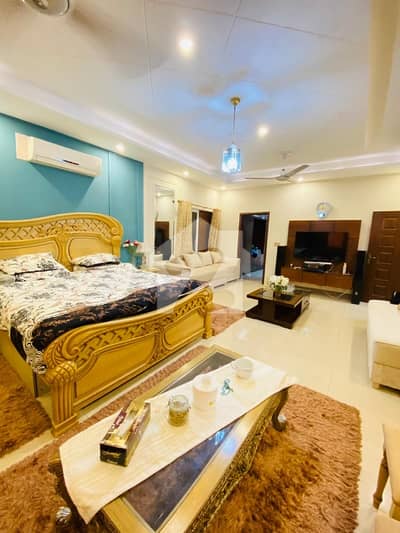 GULBERG ESTATE OFFER,1 KANAL LUXURY HOUSE FOR RENT NEAR MAIN BOULEVARD GULBERG LAHORE