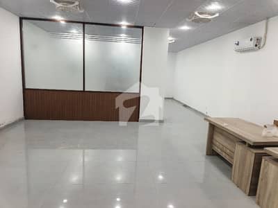 Office Of 1650 Square Feet In Clifton - Block 9 Is Available