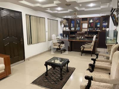1 kanal furnished building available for rent