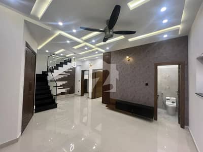 D-12 Islamabad 2540 Brand New Luxury House For Rent 3bed With Washroom Drawing Room Lounge Open Kichen Servant Room Parking No Gas Electric Available