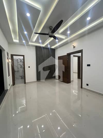 D-12 Islamabad 2540 Brand New Luxury House For Rent 3bed With Washroom Drawing Room Lounge Open Kichen Servant Room Parking No Gas Electric Available