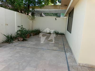 270 Sq. Yd Independent Bungalow For Sale Located In Clifton Block-1