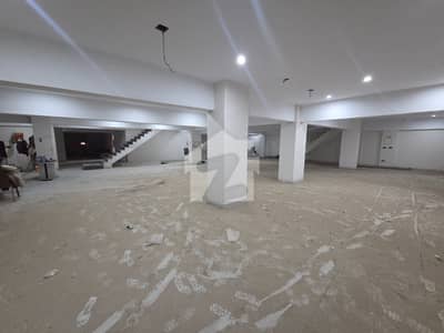 شاہراہِ فیصل کراچی میں 4 کنال Studio دکان 18.0 ارب میں برائے فروخت۔