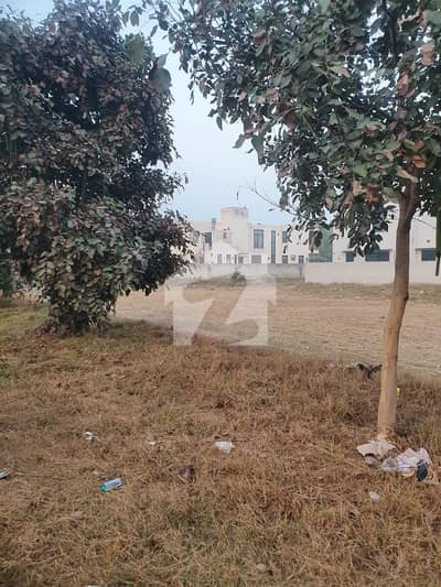 ڈی ایچ اے فیز 3 - بلاک ڈبلیو ڈی ایچ اے فیز 3,ڈی ایچ اے ڈیفینس,لاہور میں 1 کنال رہائشی پلاٹ 4.6 کروڑ میں برائے فروخت۔ ڈی ایچ اے فیز 3 - بلاک ڈبلیو ڈی ایچ اے فیز 3,ڈی ایچ اے ڈیفینس,لاہور میں 1 کنال رہائشی پلاٹ 4.6 کروڑ میں برائے فروخت۔
