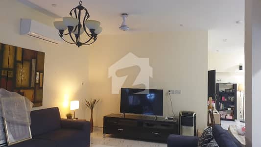 500 Yards CORNER ELEGANT WEST OPEN BUNGALOW 3BEDS ATTACHED BATH UPPER PORTION LIVING ROOM SERVANT ROOM 3 CARS PARKING