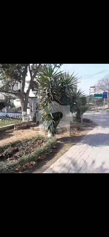 آبپارہ کوآپریٹو ہاؤسنگ سوسائٹی لاہور میں 1 کنال رہائشی پلاٹ 3.65 کروڑ میں برائے فروخت۔ آبپارہ کوآپریٹو ہاؤسنگ سوسائٹی لاہور میں 1 کنال رہائشی پلاٹ 3.65 کروڑ میں برائے فروخت۔