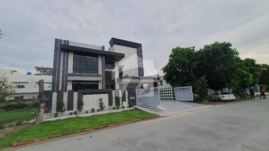 1 KANAL HOUSE FOR SALE