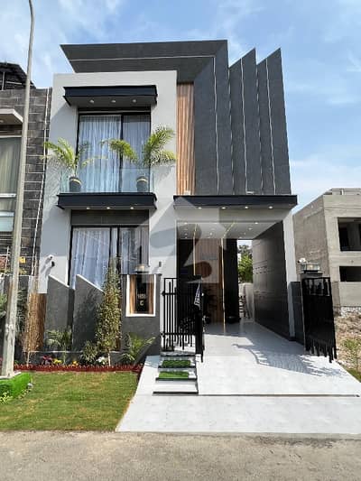 5 MARLA BRAND NEW UNIQUE & STYLISH HOUSE FOR SALE